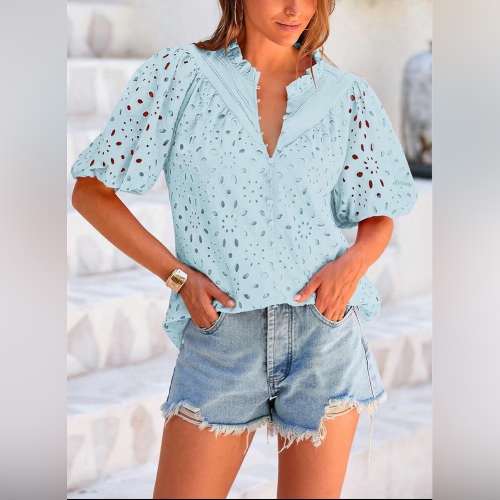 NWT S Boutique Eyelet Puff Sleeve Top Aqua